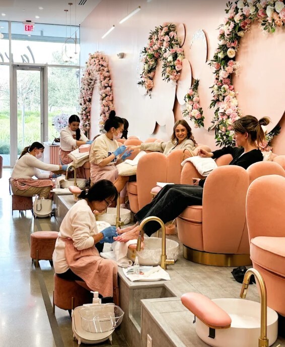 Nail Bar